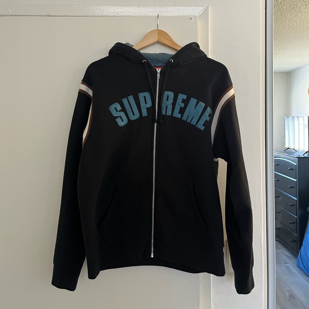 Supreme Zip Up Size Medium